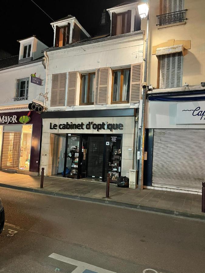 Charmant 2 Pieces Poissy Exterior photo